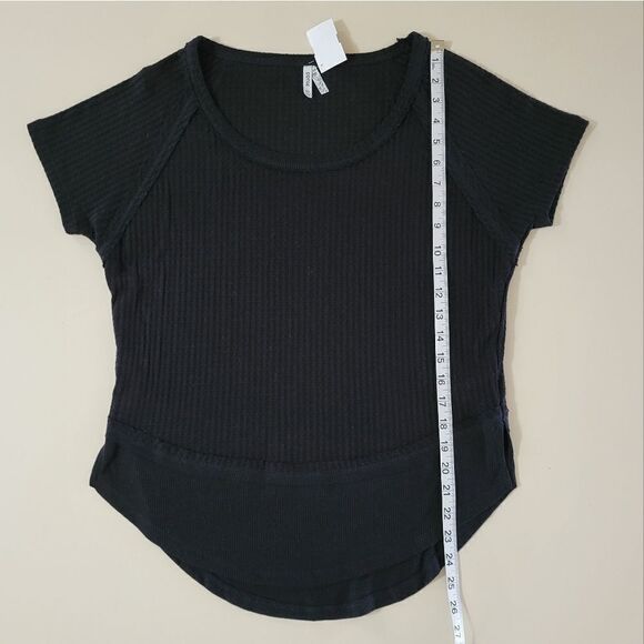 Mudd Women's Black Waffle-knit Short Sleeve Top - Picture 4 of 10